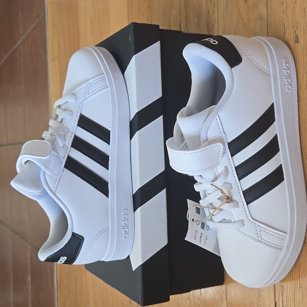 Adidas Gtand Court 2.0 EL Kids Sneakers Size 1 White / Black IH5529 - Picture 2 of 7
